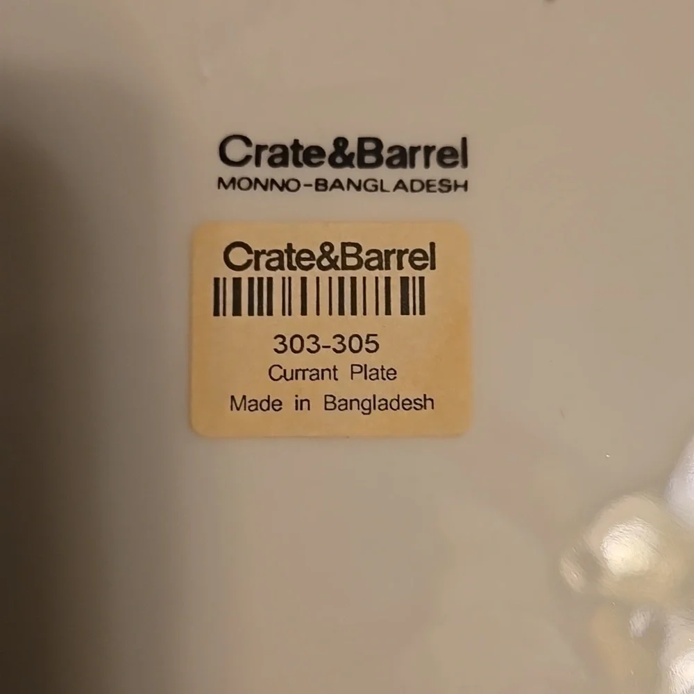 Crate&Barrel Berry Themed Plates Set of 4 8 inches